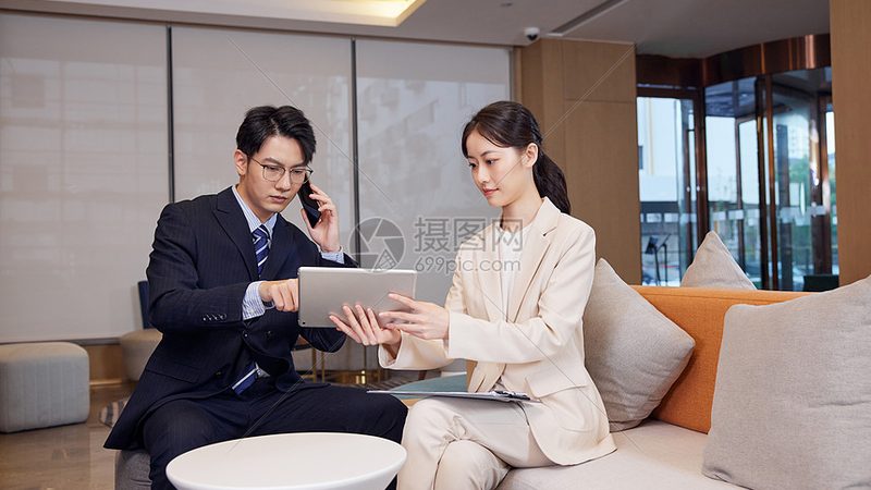 企业培训咨询：加盟还是直营，如何抉择？**